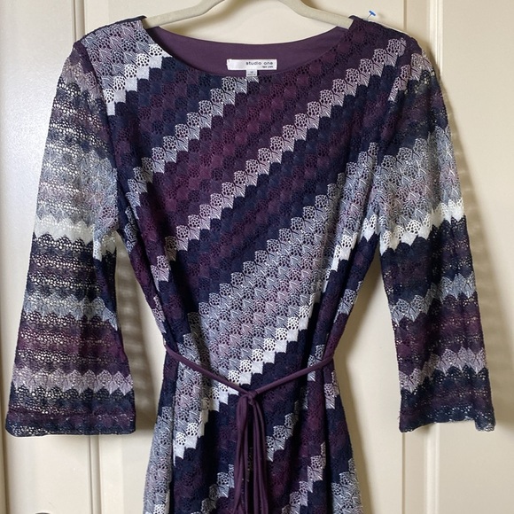 G50. Studio One size 10 Dress Crochet Shell Lined Waist Tie - Picture 2 of 8